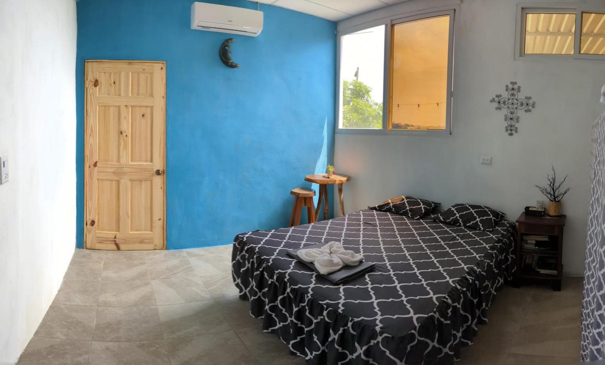Casa Zoila Hospedaje Frente Al Lago Lakefront Lodging Apartment Flores Exterior photo